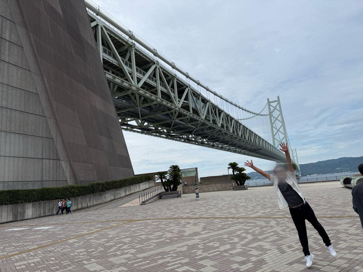 nikkoh3969's tweet photo. おはようございます🌞
明石海峡を見にきました✨
#社員旅行
#ビバオ https://t.co/aQ52HMqb7c