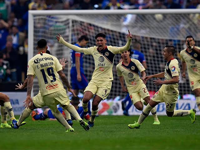 __Landin__'s tweet photo. @Historia_Azul 🤣 ¡Claro que si Chemito! Lo que a ti te haga sobrellevar todo lo que viviste, ya ni te menciono las otras 4 finales donde entregaron el qlo, con esto y contra ESTE equipo tienes. https://t.co/vHw7iA5tMm
