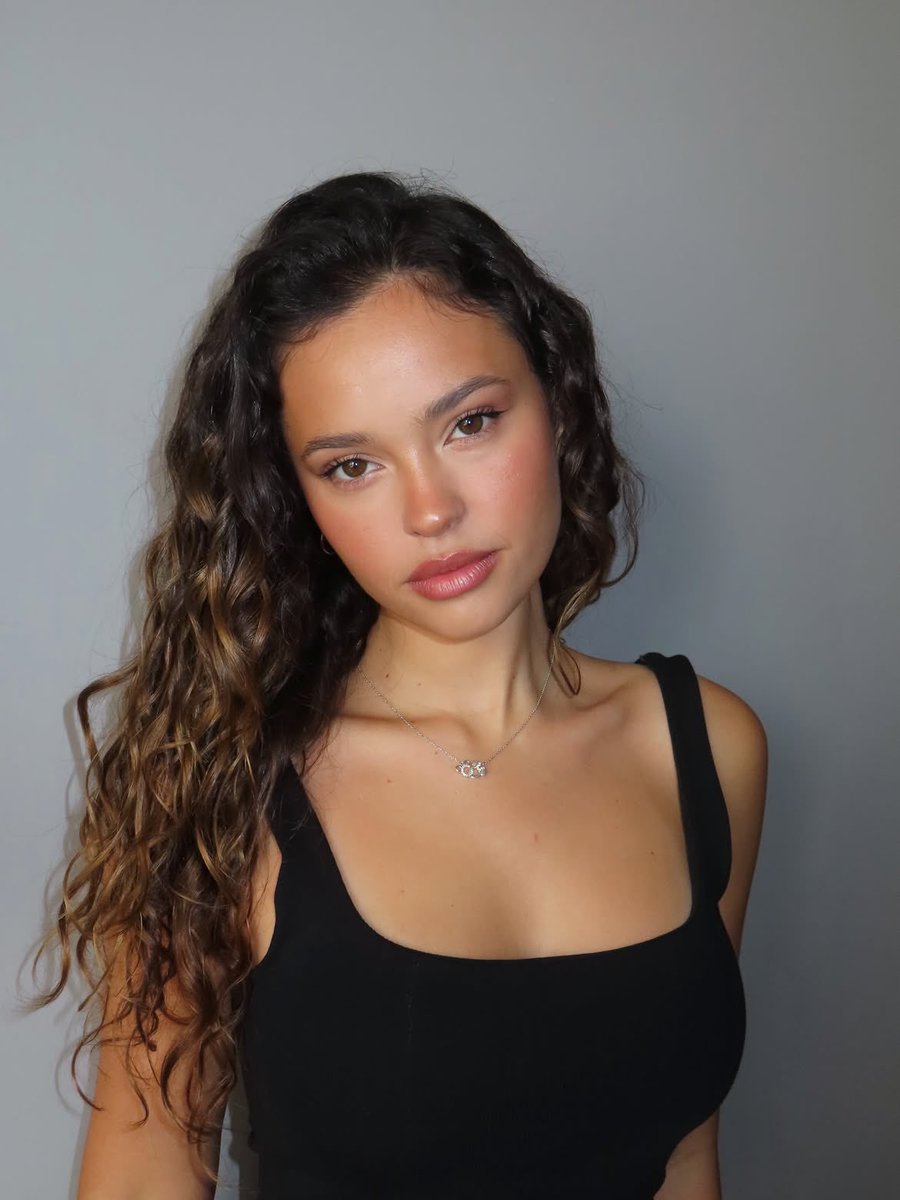 schaponation's tweet photo. “Wow @/antospinazi.makeup💋”

📱- Abril Schapo vía instagram post (@/abrilschapo) https://t.co/OwhwtP4swy