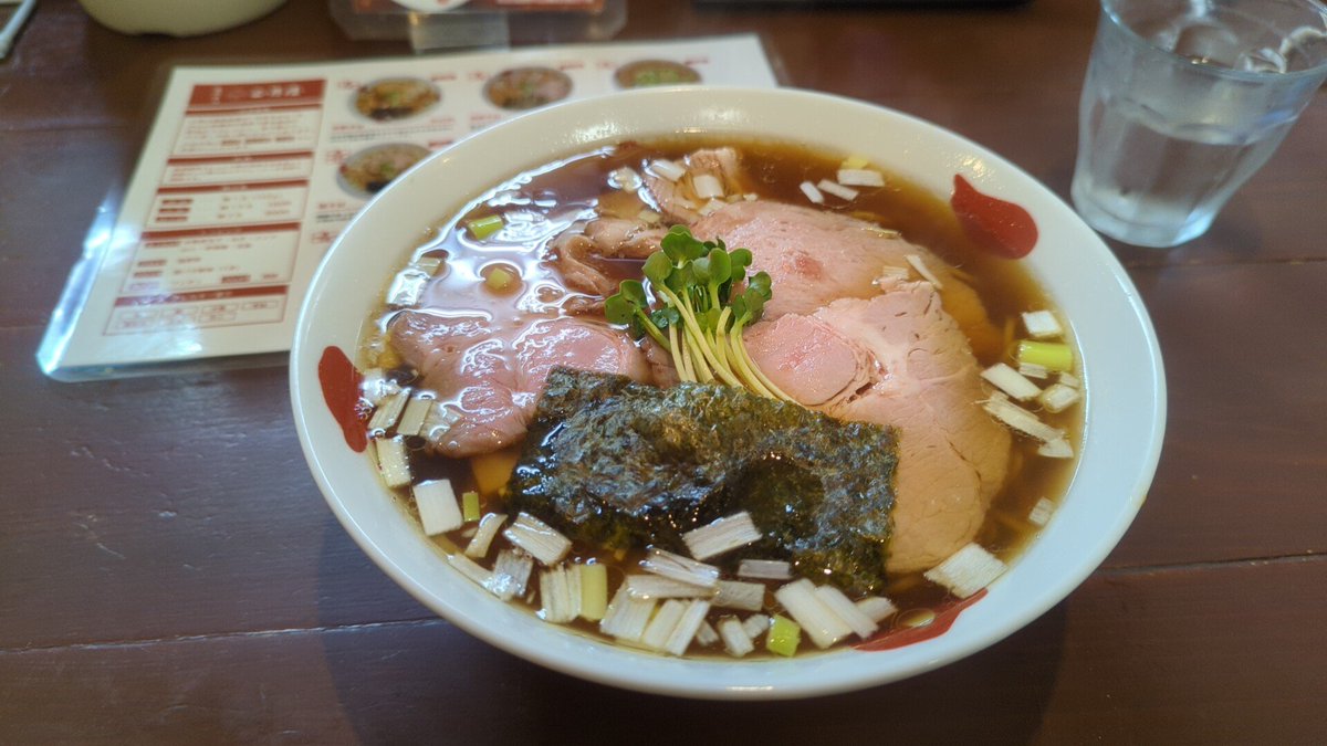 op_mukitama's tweet photo. #郡山 の #正月屋 で 焼豚そば（大盛） を食べてみた　麺もスープもチャーシューも全体的にレベルが高く食べて後悔は無い一杯 #ラーメン #らーめん #外食 https://t.co/mofAv13ibz