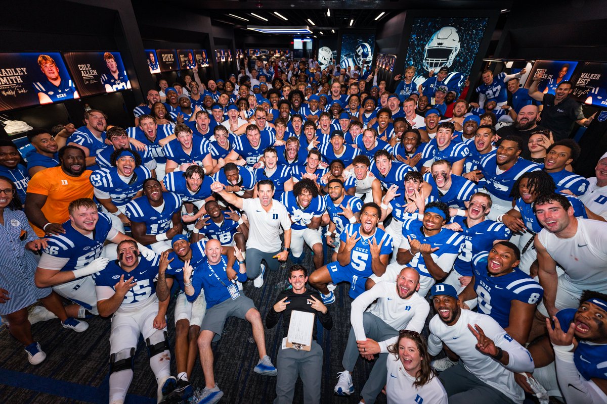 DukeFOOTBALL's tweet photo. 1-0 😈 https://t.co/nsO7gRm5aA