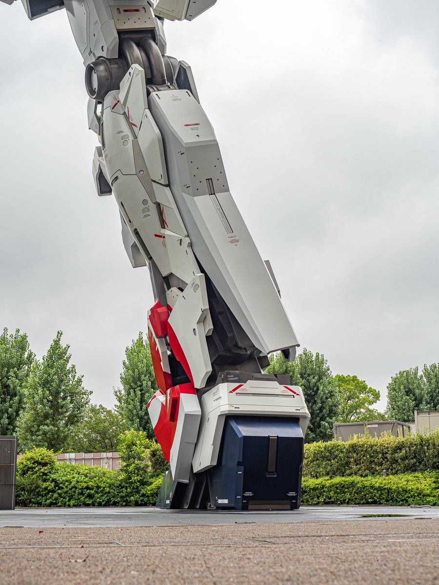 yoshi115t's tweet photo. Life-size Unicorn Gundam

実物大ユニコーンガンダム。
足元を囲っていたポールが無くなり、地表スレスレで撮影しても障害物なくユニコーンの足が見られる様になりました。
9年間見続けても、今まで見られなかった景観。
#実物大ユニコーンガンダムは8月で終了
#実物大ユニコーンガンダム #夕焼け https://t.co/b7OHCF0cju