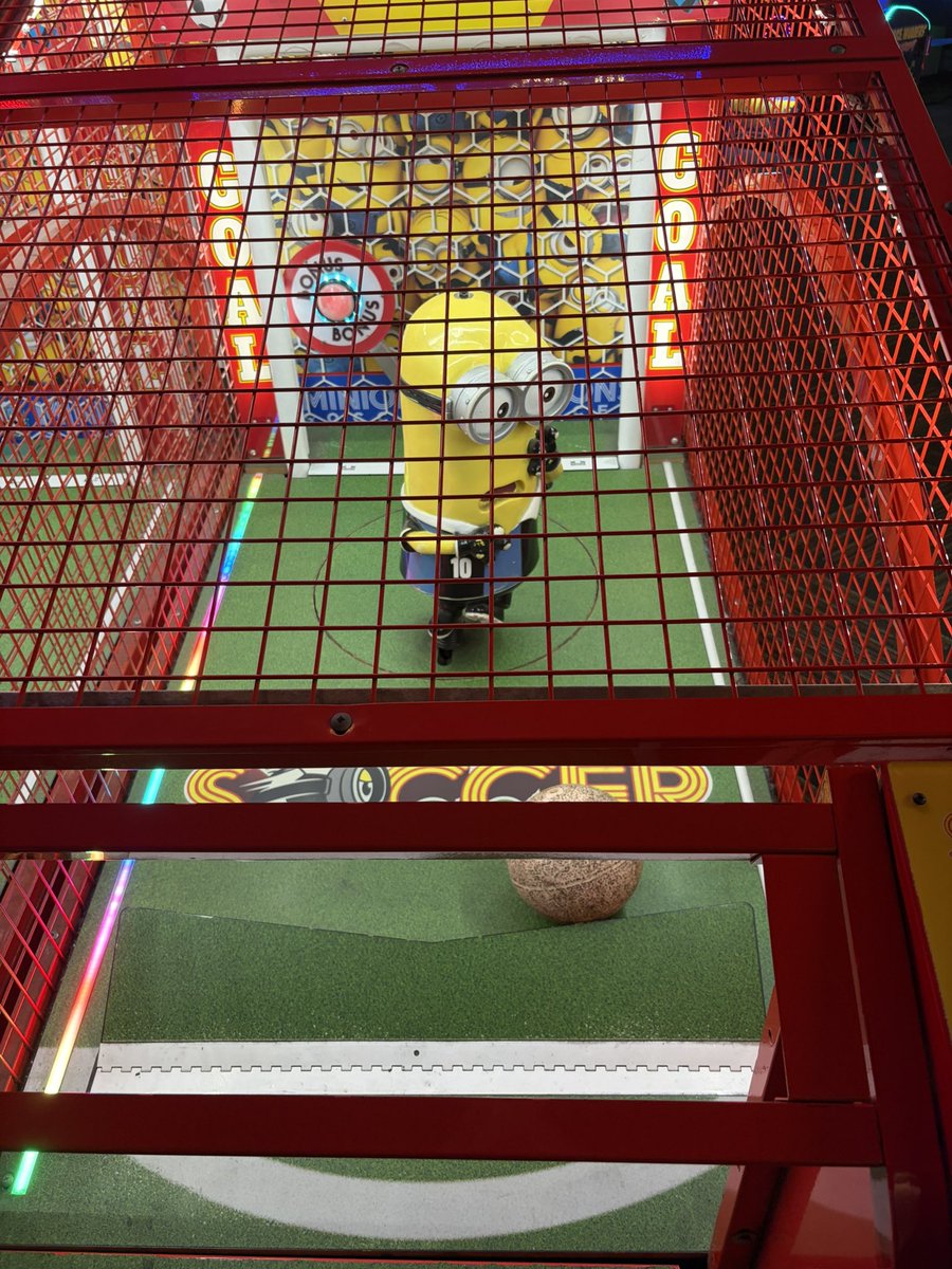 dojikkomaeda's tweet photo. This was at the arcade. Oomf get him Now https://t.co/fpIl0c12CL