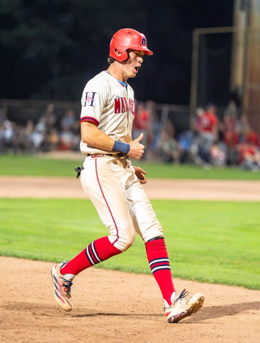 d1baseball's tweet photo. .@OregonBaseball catcher Brayden Jaksa tops our @OfficialCCBL position prospect rankings for the 2028 MLB Draft, after a summer with league champion Harwich.

Our full position player rankings 👉 https://t.co/lWE55lQ2Jn https://t.co/S3FWLroXpR