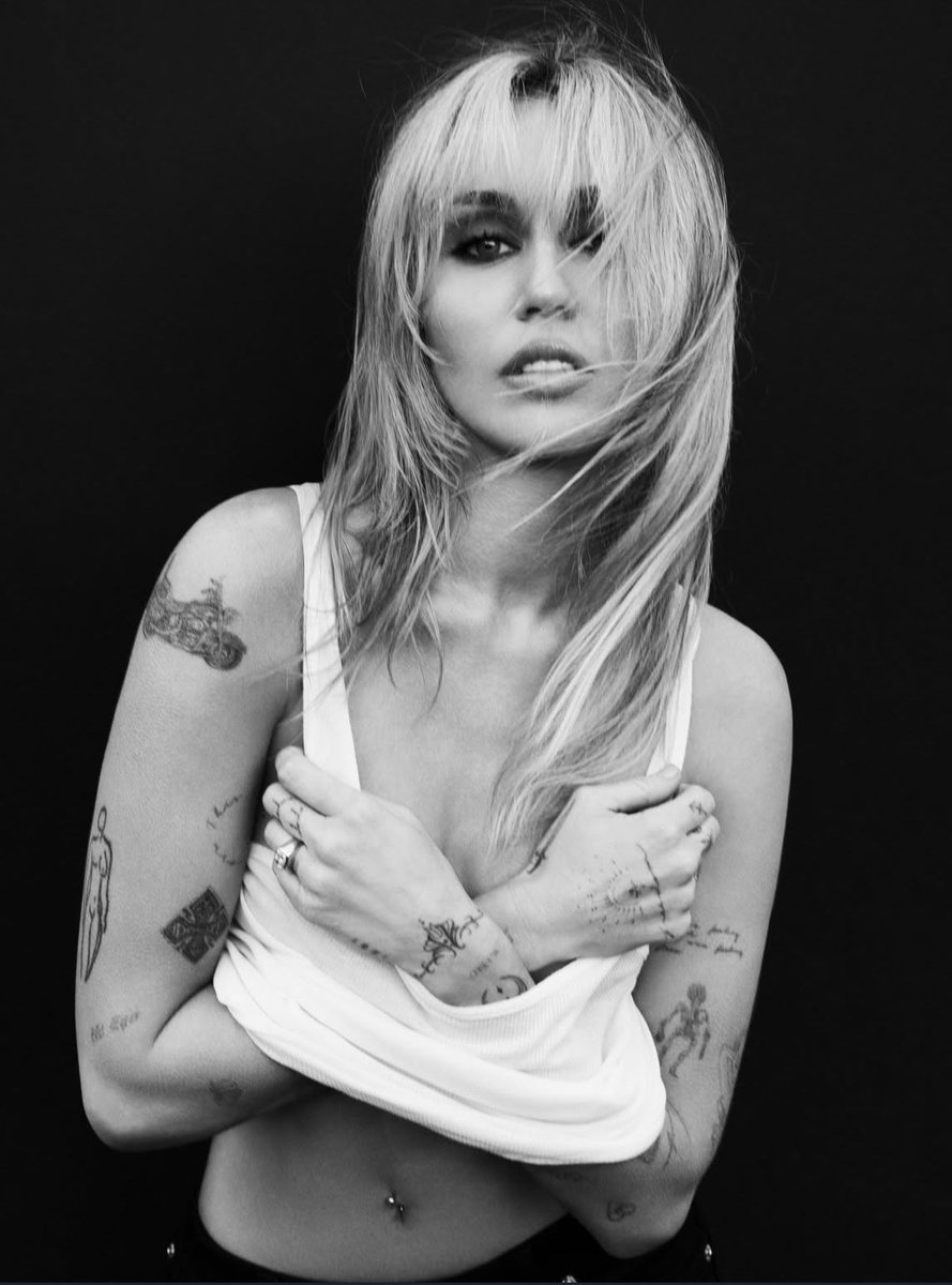 mcyrusart's tweet photo. can we talk about Miley's beauty, especially in this era? SO gorgeous https://t.co/IY2Ebn1kur