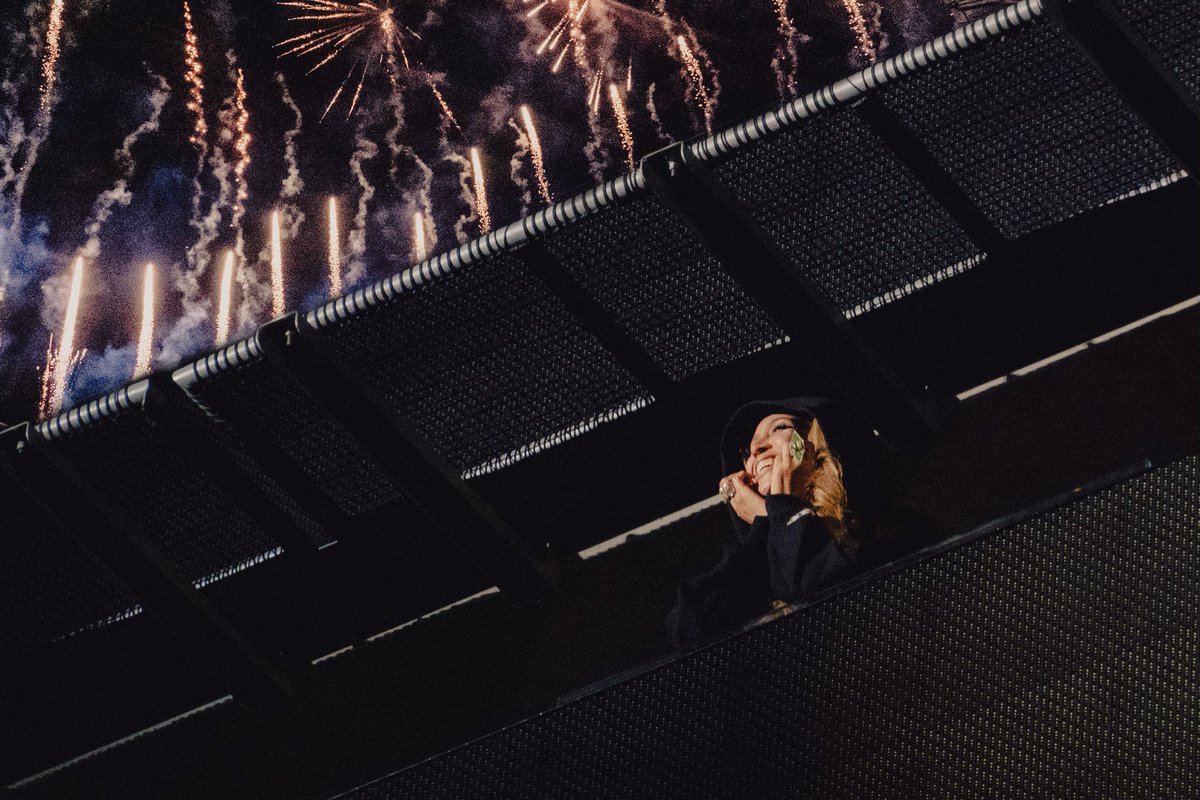 beyoncebrasil's tweet photo. POTY = photo of the year 😭 https://t.co/Tvdqsx6FZj