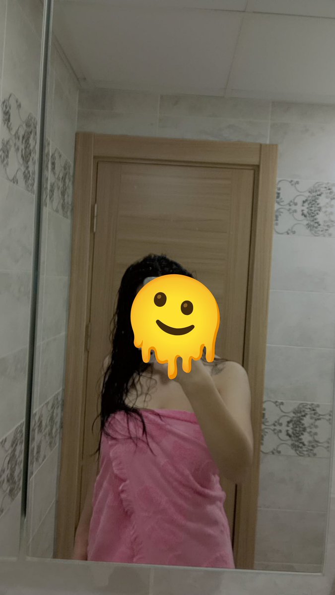 eli03nw's tweet photo. her an havlu dusebilirr🤭🤭 https://t.co/8mxN3AaZkT