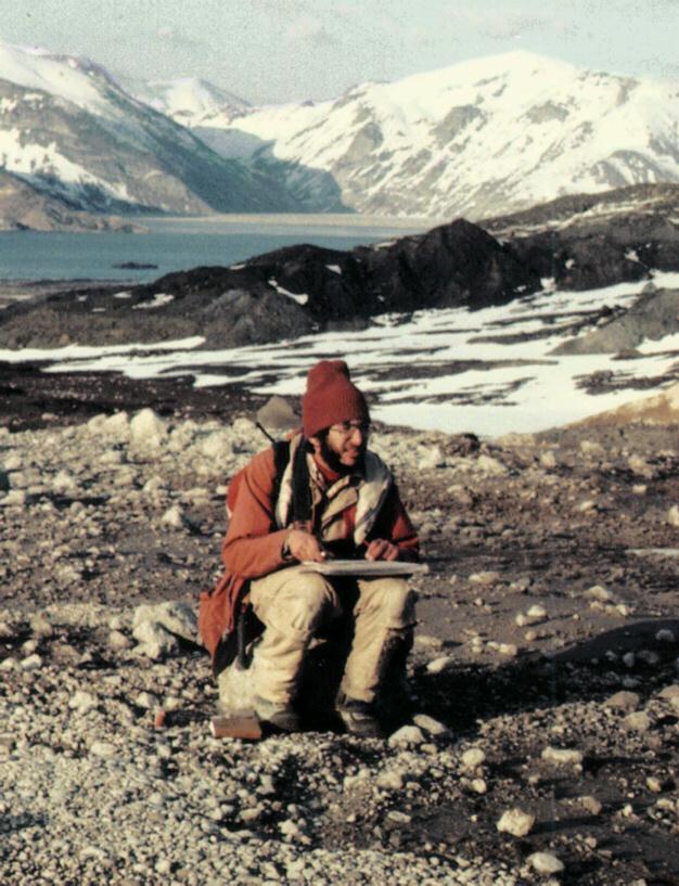 TriviaCinefila's tweet photo. CHARLIE FROST 🌋

El personaje, interpretado por Woody Harrelson, esta inspirado parcialmente en los vulcanólogos David Johnston y Harry Glicken. Ambos estudiaron el Monte Santa Helena y murieron investigando erupciones volcánicas. https://t.co/WgtNq4l28k