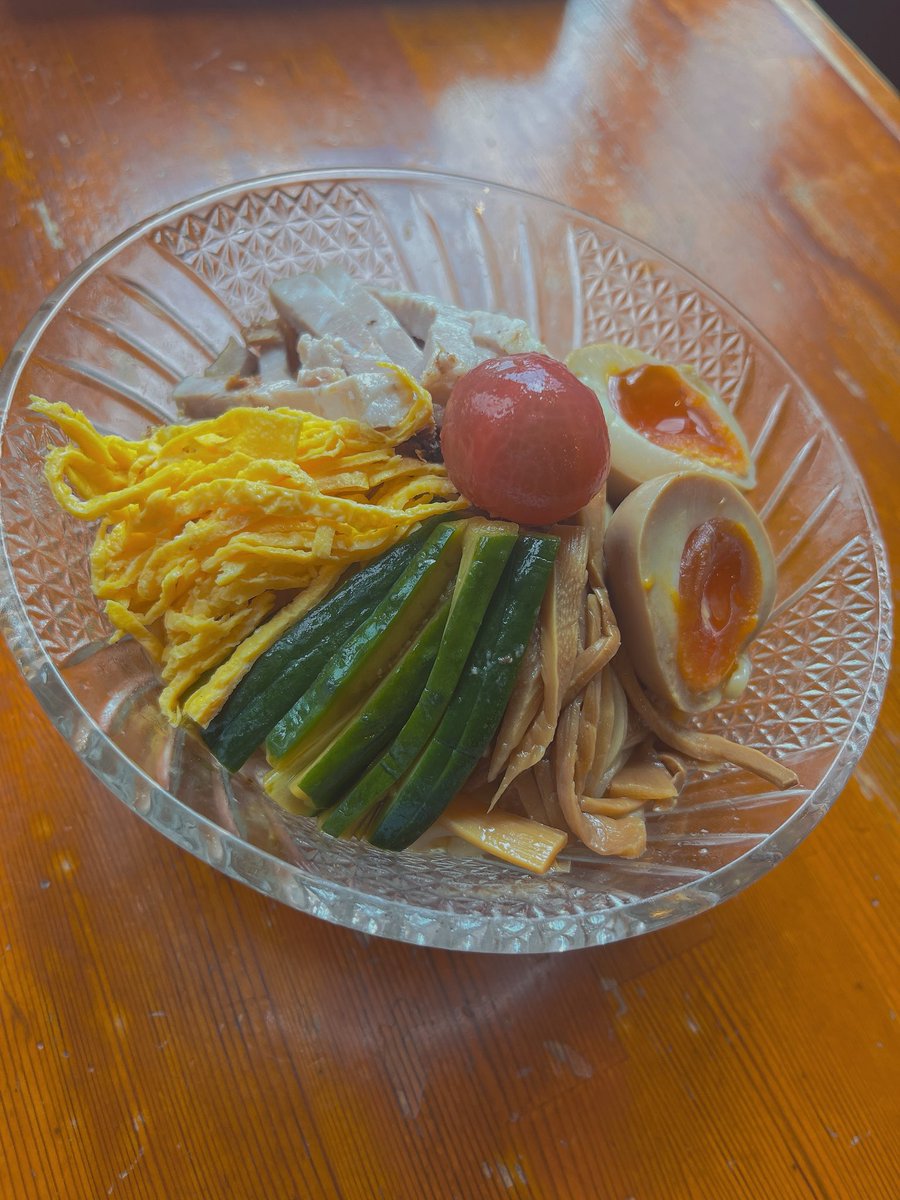 kyotoshiogensui's tweet photo. いつもご覧いただきありがとうございます。
京都塩元帥です。
夏季限定の冷麺は本日６日が最終日です。
ラーメン、冷麺、つけ麺、お得なセットメニューもございます。
11時〜24時(ラストオーダー)まで営業しております。 https://t.co/kDQJQjJWJN