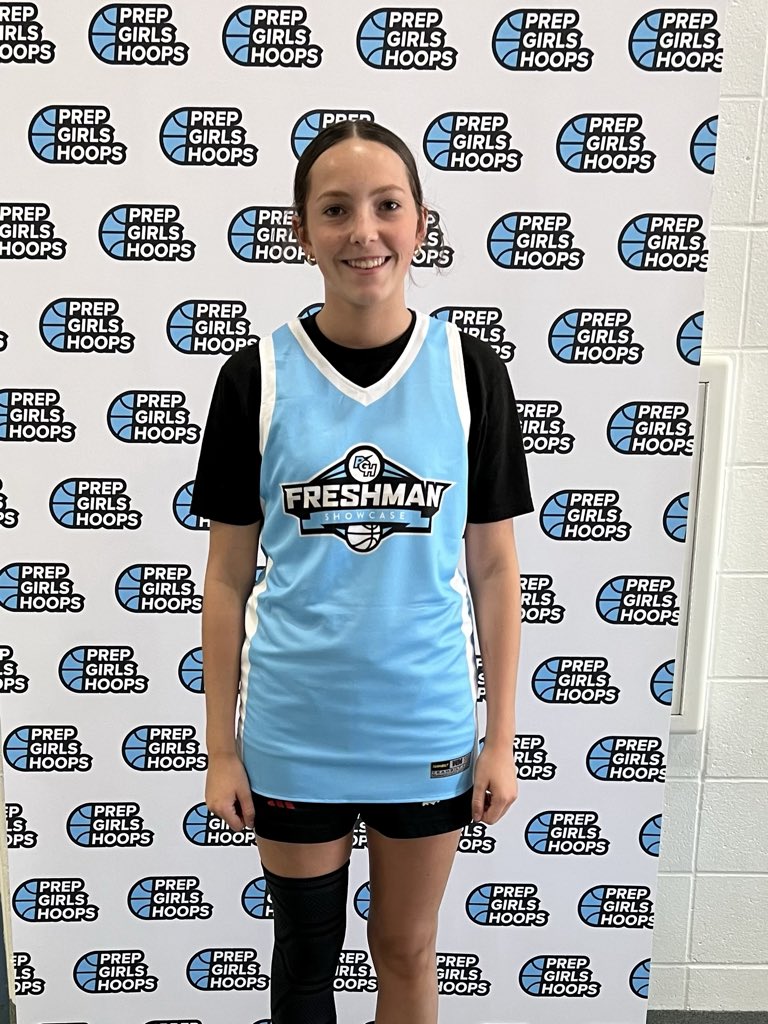 Helen_Poynter3's tweet photo. @CoachEvanBell thank you! I had so much fun today! @GbballLapel @M14hoopsindy @PGHIndiana #FreshmanShowcase https://t.co/pGAuYVMPZB