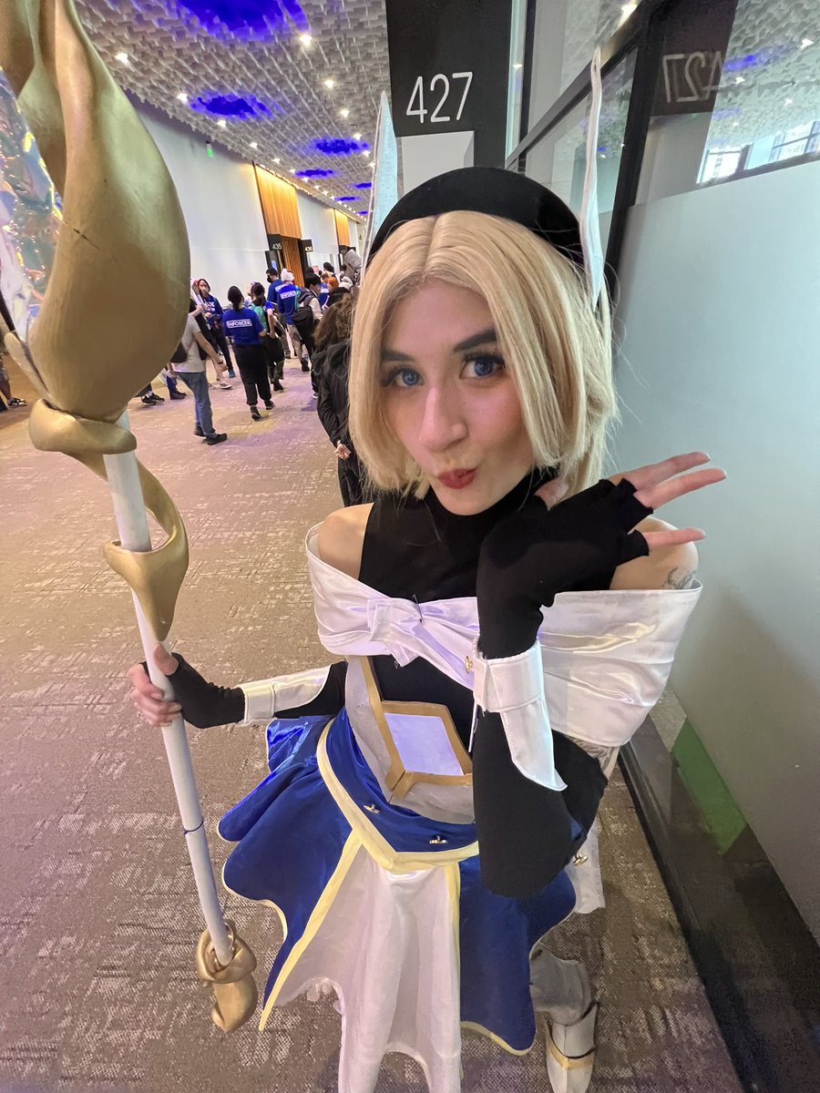 LittleLightBee's tweet photo. 2XKO LUUUUXXXX I LOVE HERRRR I LOVE LUX https://t.co/Voxu6J74IH
