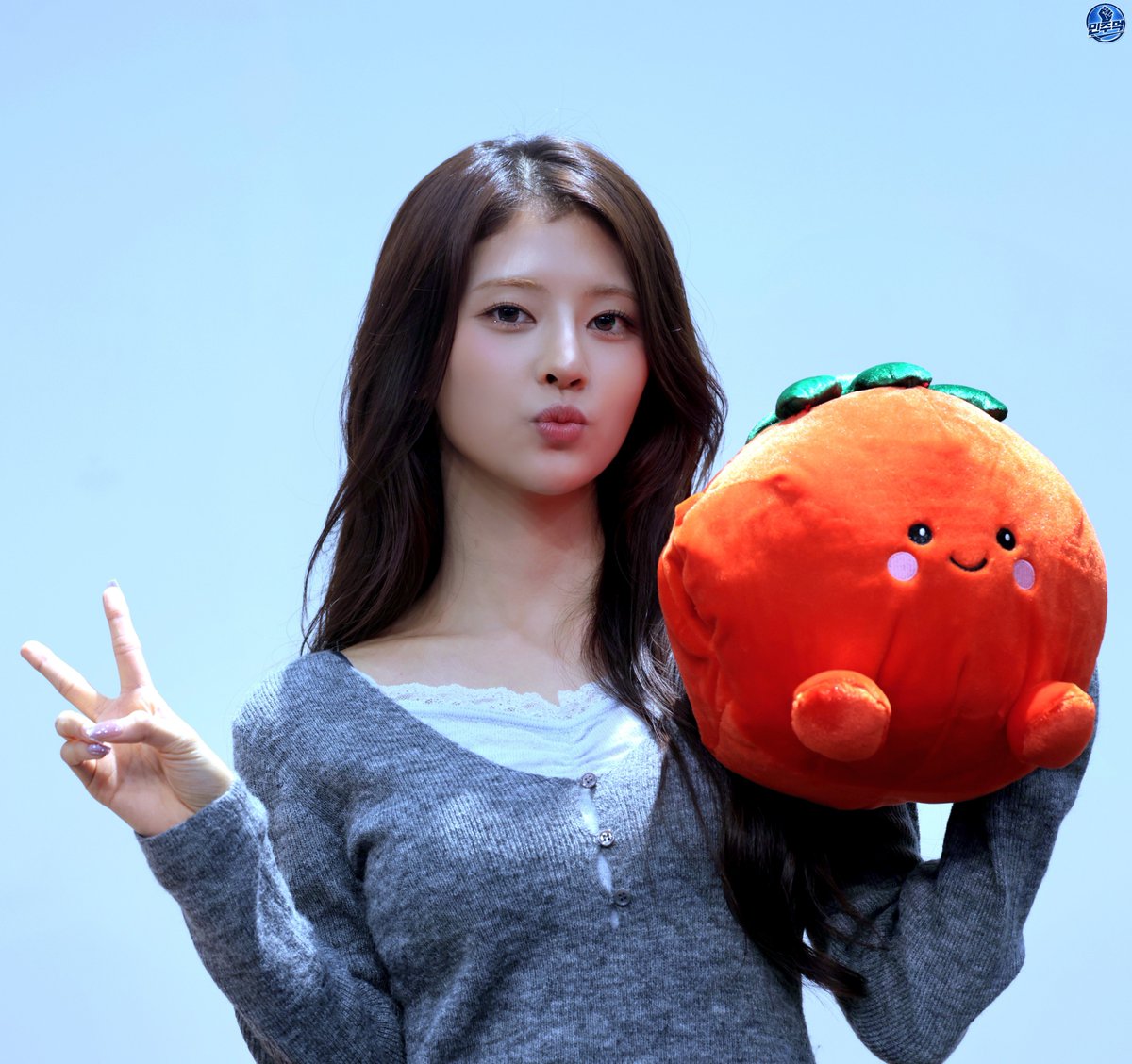 KimMinjuFood13's tweet photo. #키라스 #KIIRAS 
#하린 #Harin 
키라스 민주
260905 토
팬싸인회 https://t.co/LxXXxNDnlI