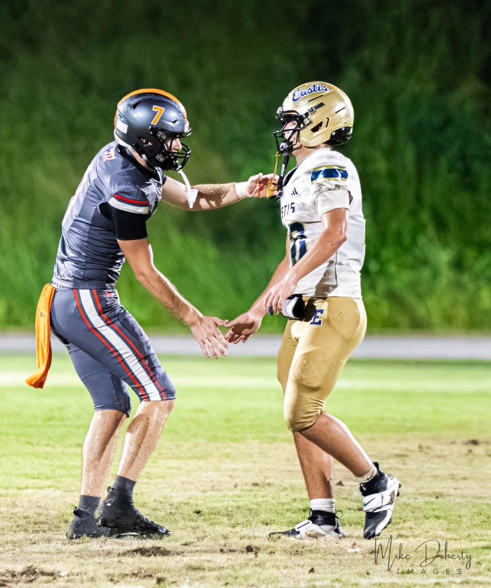 CurrieJack911's tweet photo. What's happening: That is the question. This picture says so much without a word. Mt. Dora vs Eustis. On the field we are opponents. Off the field, we are friends. Nick Kerr-QB for Mt. Dora
Jackson Currie-QB for Eustis
@TannerHarris_02 @RVD_3 @eustis_football https://t.co/8OVlGeoo6y