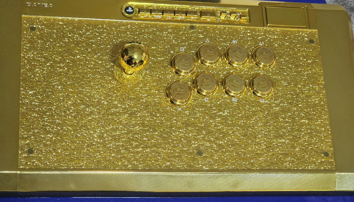 CraimeCL's tweet photo. I would like to thank a @QanbaUSA For giving me the golden stick for having won the ewc.
Last year I was given an obsidian 2 with which I managed to win ewc https://t.co/dSNgNcne0B