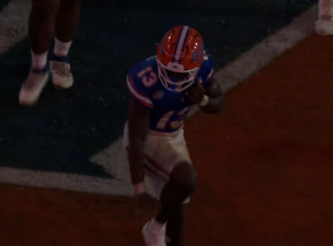 smacktok's tweet photo. Malachi Toney, Jeremiah Smith and Jadan Baugh all struck the Heisman pose this week.
Who did it best? π https://t.co/ygx6yuAhM2