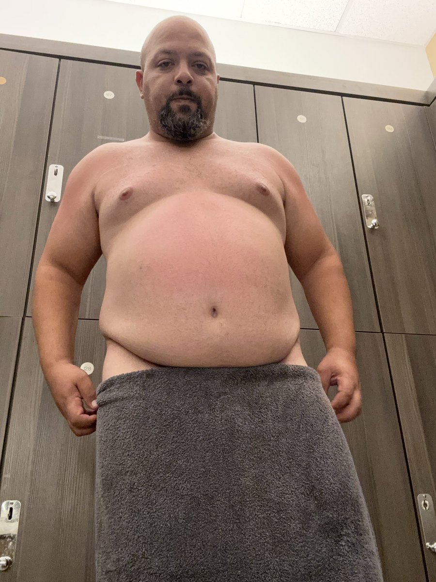 MrTanklove's tweet photo. Burnt by the beach sun https://t.co/k6QGGbQwIG
