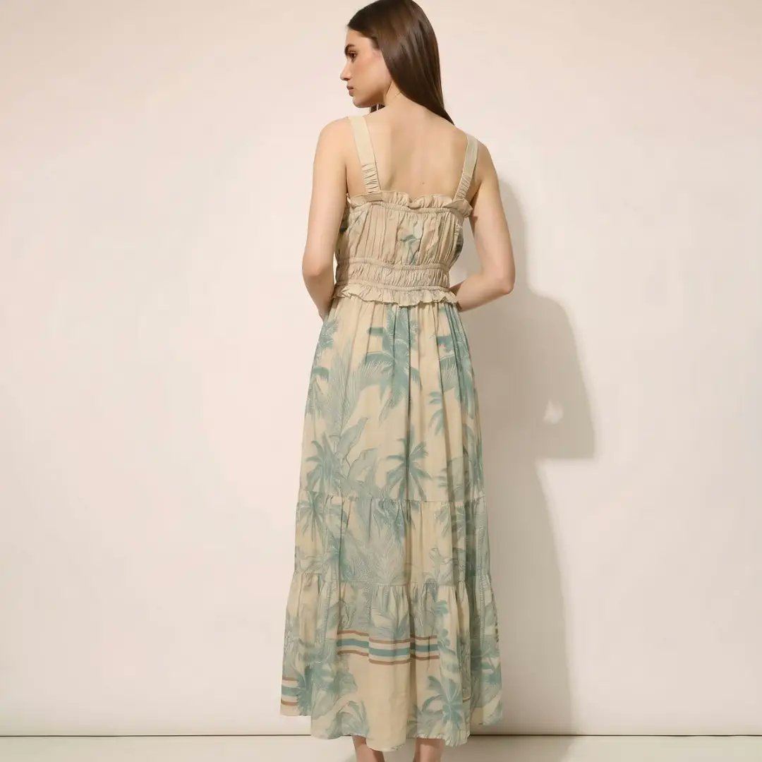 RaisaEcoffey's tweet photo. Elegance never goes out of style. This breezy printed maxi dress, chic boots, and statement handbag create a timeless look for brunch, vacations, or casual outings. Wear confidence. Wear elegance. https://t.co/3yyxZgzQQC