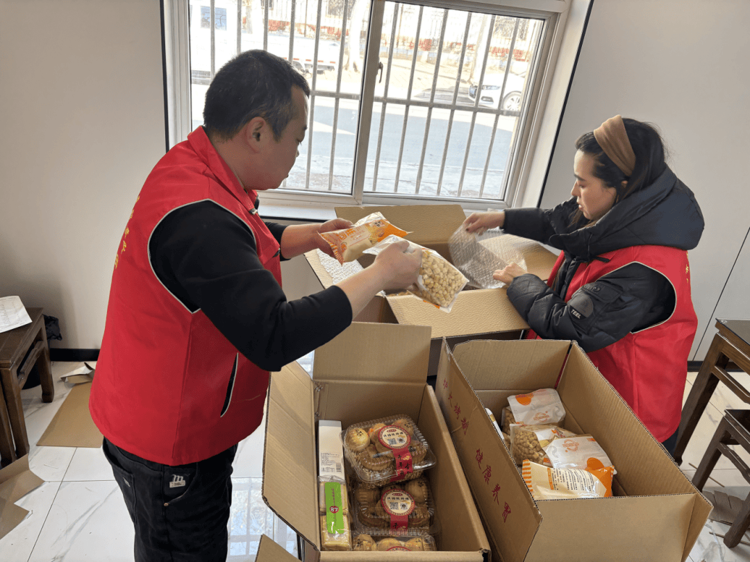 sweeo314964's tweet photo. Had an amazing Saturday volunteering at the city food bank! Packed 200 meal boxes for local families in need—small acts add up to big warmth.  #VolunteerDay https://t.co/Ab0Y4EDh0V