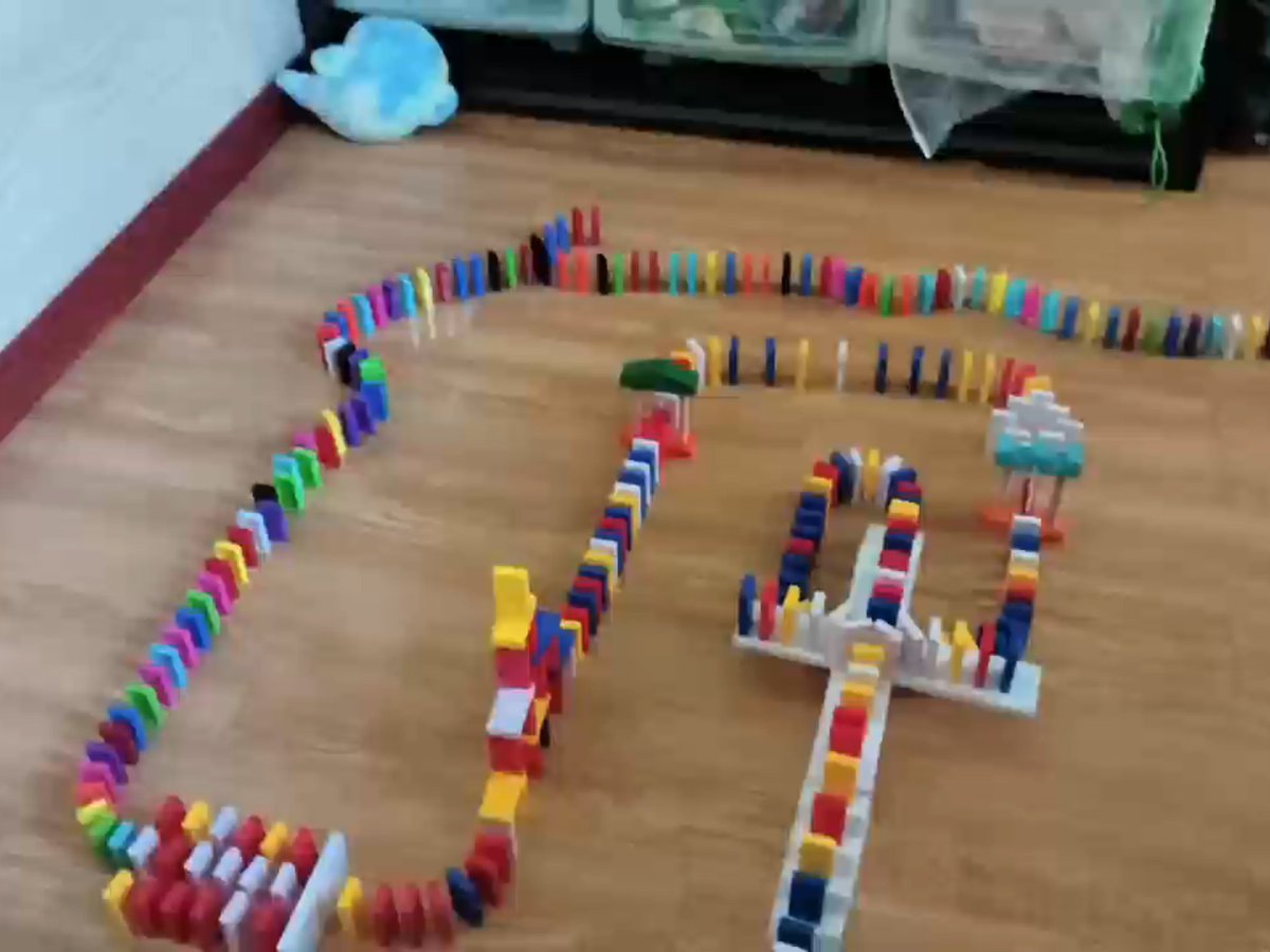 sweetbabys8's tweet photo. [Build a block castle with my tiny architect —laughs, silly tower mistakes, and all. #ParentingWin]， https://t.co/iVYSDUgAFm