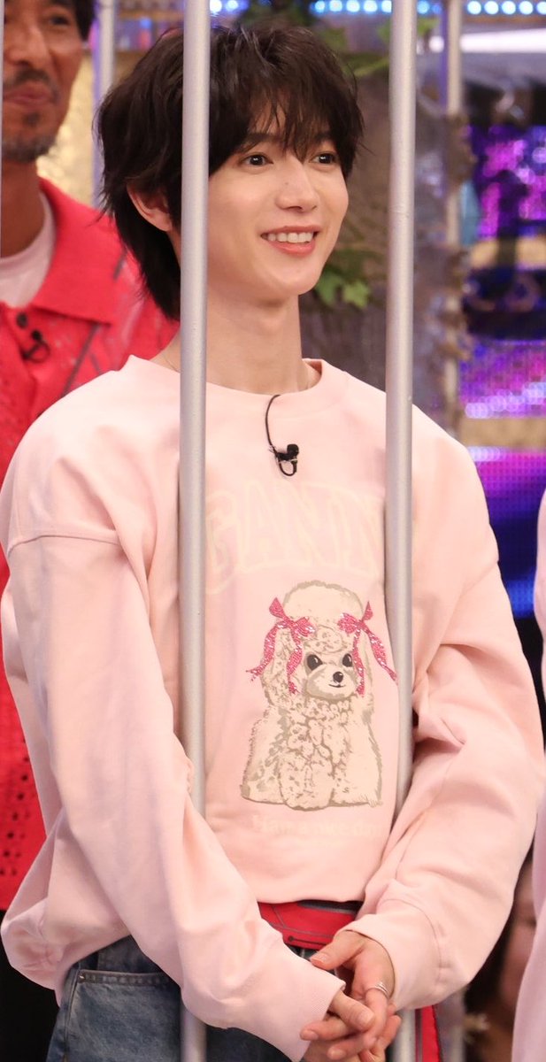 shimekawaiine2's tweet photo. しめちゃんみたいな犬がプリントされた服を着ているしめちゃん🐩 https://t.co/U8CBVZVWCp