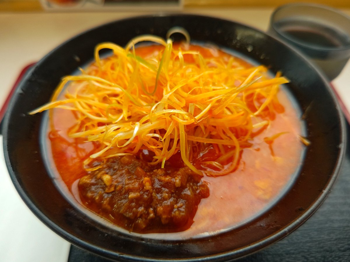 tomoki5683's tweet photo. 帰りは、上信越道の佐久平PA上りの食堂で浅間山ラーメンみたいなヤツを食べて、近所の靴コインランドリーで汚れた靴を洗浄してから帰宅。明るいうちに帰ってくることが出来ました。 https://t.co/yvqEoaXDc1