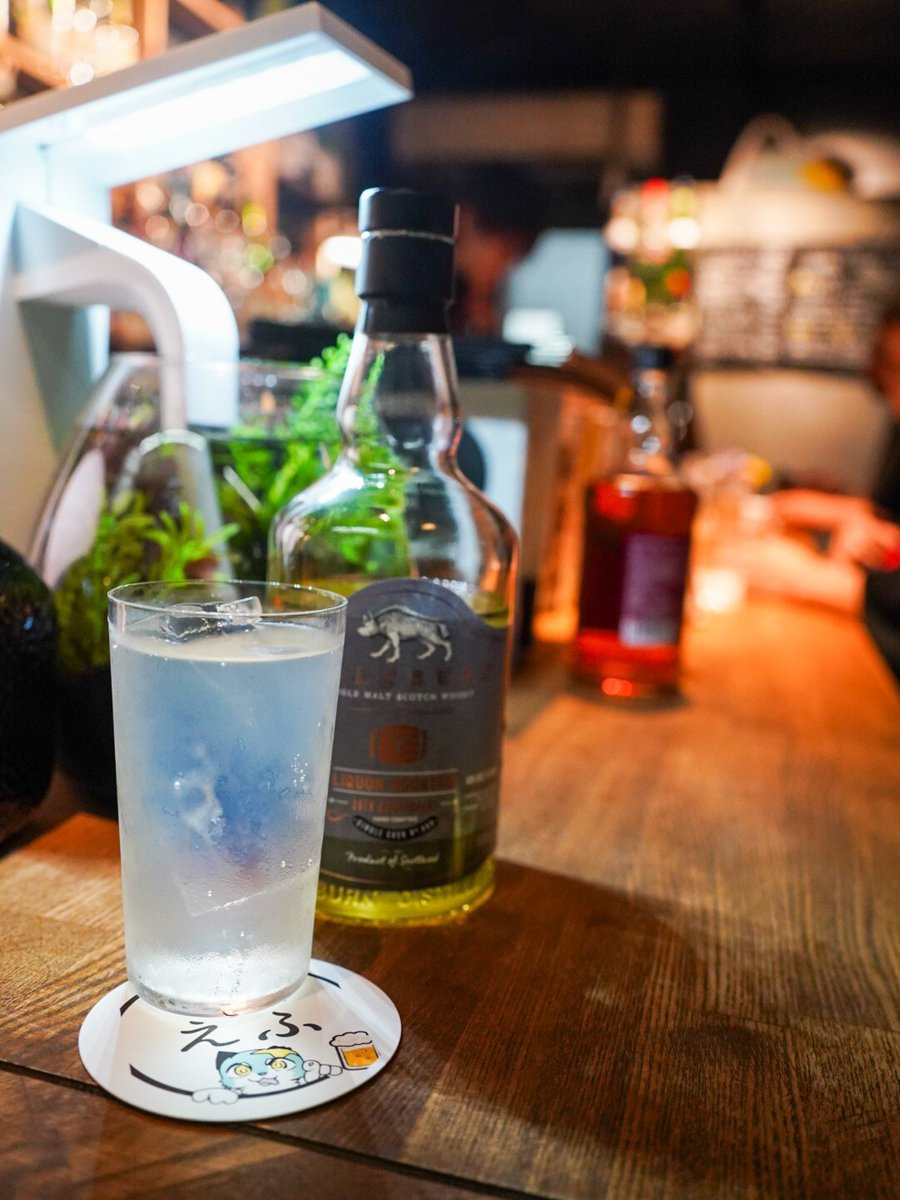 ___tigre___'s tweet photo. Lately I’ve been spending a lot of nights at Chotto Bar Efu, a bar popular with the kemono community🐺🐾

People from all kinds of backgrounds come in, not just kemono fans, and drink while enjoying conversation🍸

It’s a place with a really nice atmosphere. https://t.co/xdTVrZqYSp