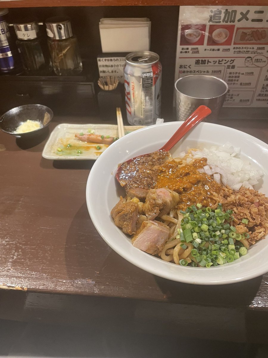 Dmpmujina's tweet photo. カレーまぜそば大盛、チーズ追い飯、ビールとおかわスペシャルでキマってきた
美味しかった😋 https://t.co/yG8pZQTBKS