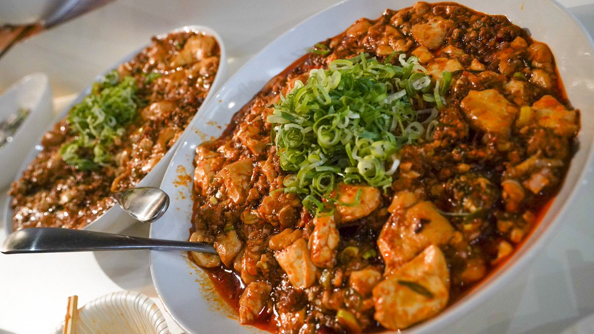 ___tigre___'s tweet photo. A little while ago I attended the SAKEKASU-KEMONO gathering🐺🍶´-

There, we spend the whole day eating delicious homemade food, toasting with sake that everyone brought, and having a great time🥘🍷

Mapo tofu is my particular favorite 🐺🌶

#サケカスケモノ会 https://t.co/VbY8LMF9H6