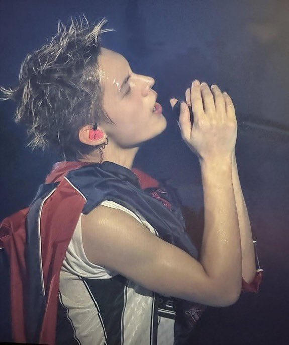 phuong_annk10's tweet photo. James’s charm is way too powerful🔥🔥

JAMES SOARS HIGH IN GLORY

#JAMESupremacy
#PYPD_IN_JAPAN
#JAMES #제임스 https://t.co/E65tWvzwol