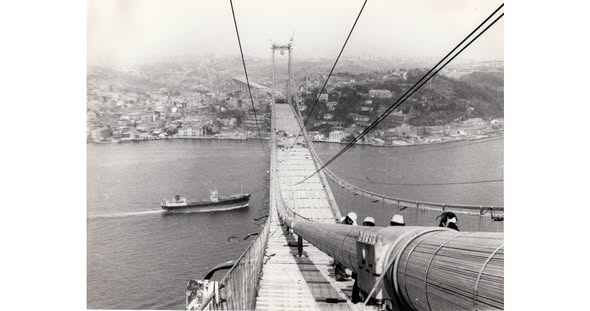 candostum1960's tweet photo. Gnyd☕���🇹🇷
#YağmaTalan (Vatan Hainliğidir)
Ak Parti'nin kamu varlıklarını yönetim anlayışı "Oturduğu evi satıp yüksek fiyata kiracı olmaktır"
Onlar yapımını Cumhuriyet’in 50. yılına yetiştirmeye çalıştı
Bunlar ise satışını Cumhuriyet’in 103. yılına yetiştirmeye çalışıyor.
#Diren https://t.co/vgFpCGItlp
