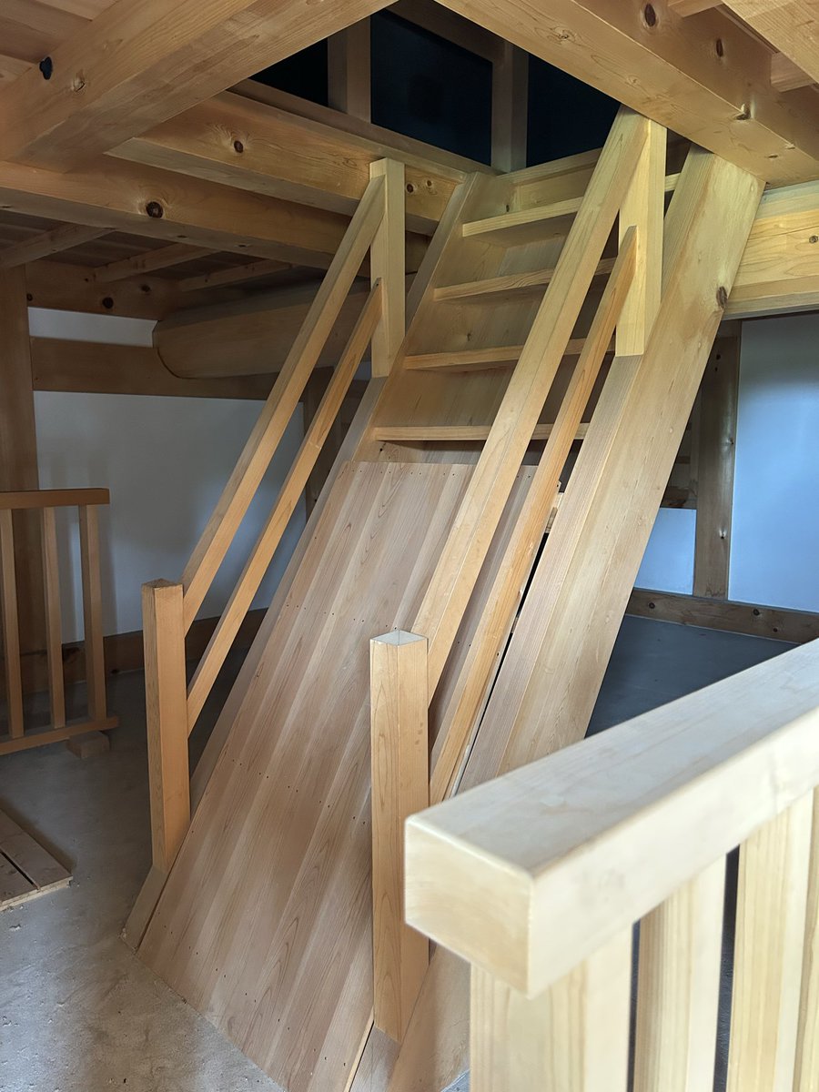 sf3fd8's tweet photo. 西尾城跡
二の丸丑寅櫓（再建）
正保城絵図を参考に再建されたが建築法により一階内部を見れるのみ。しかし本丸丑寅櫓は三階まで登れる。
天守台が再建され天守再建が待たれるが可能なら内藤案の三重四階茶の湯月見天守を再建して欲しい。これは名古屋城と違い資料がないので小型昇降機設置でも良い。 https://t.co/k9SlwhWndC