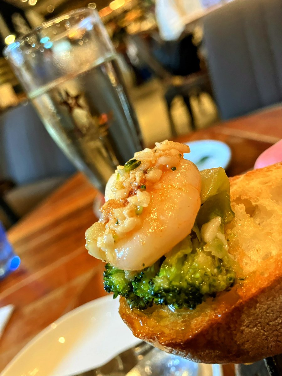 akudaikanZ's tweet photo. アヒアヒアヒージョ🦐🥦
(☝ ՞ਊ ՞)☝ウェーイ‼️
かんぱぱぱーち🍺*(ˊᗜˋ*)و✨️
#GREENTIME 海浜幕張店
#11時から飲み放題🍻🤪🍻 https://t.co/PLneZ0K6AH