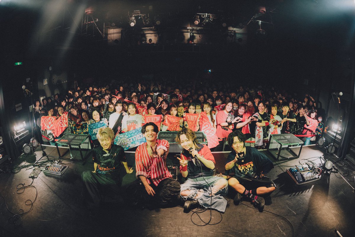 AceCollectionJP's tweet photo. ＼𝐓𝐡𝐚𝐧𝐤 𝐲𝐨𝐮／

2026.09.05(土)
──────────── 

              FC限定ライブ
『01's FESTIVAL TOUR 2026』
                   東京公演

────────────

FCツアー東京編
集まってくれた01'sのみんなありがとう！

久しぶりの曲ばかりのセットリストどうだったかな？
次は9/10(火)大阪！楽しみにしててね❤️‍🔥

📸 : @kakeru_selendip 

#AceCollection