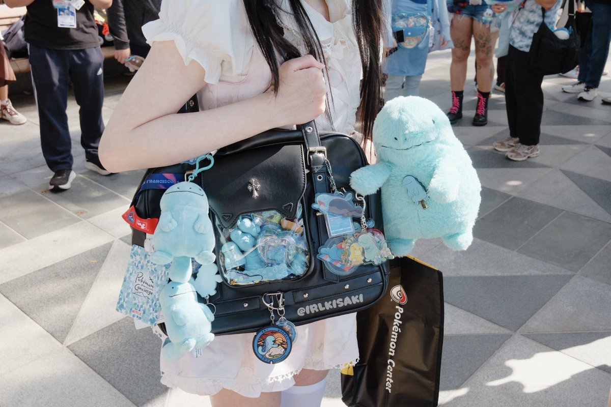 IRLkisaki's tweet photo. here's a close up of my quagsire itabag~ https://t.co/0N7T1vpYxD