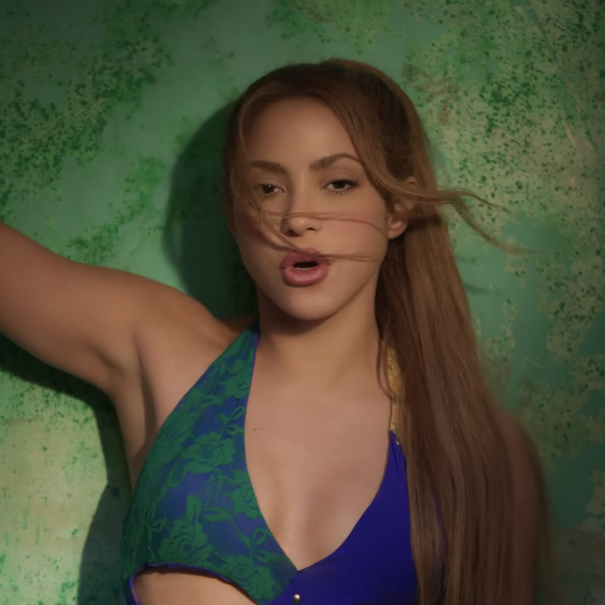 PopBase's tweet photo. ‘Dai Dai’ by Shakira &amp; Burna Boy has surpassed 1 billion views on Youtube. https://t.co/7DNkxiE1o9