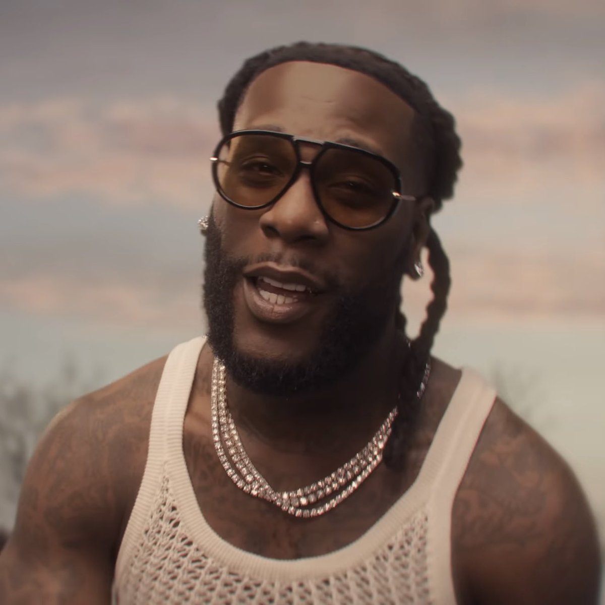 PopBase's tweet photo. ‘Dai Dai’ by Shakira &amp; Burna Boy has surpassed 1 billion views on Youtube. https://t.co/7DNkxiE1o9