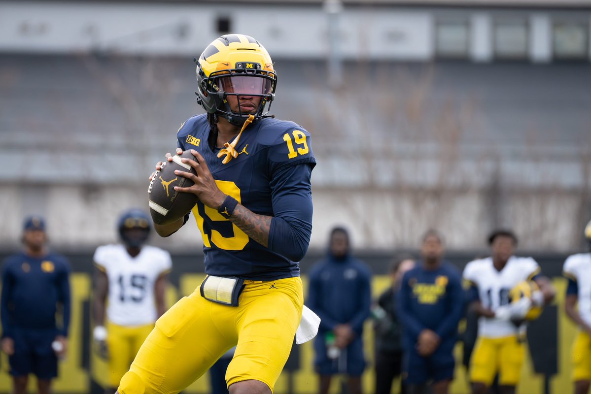 CFBTalkDaily's tweet photo. Give me one word to describe Michigan QB Bryce Underwood https://t.co/UUSkW1NgC6