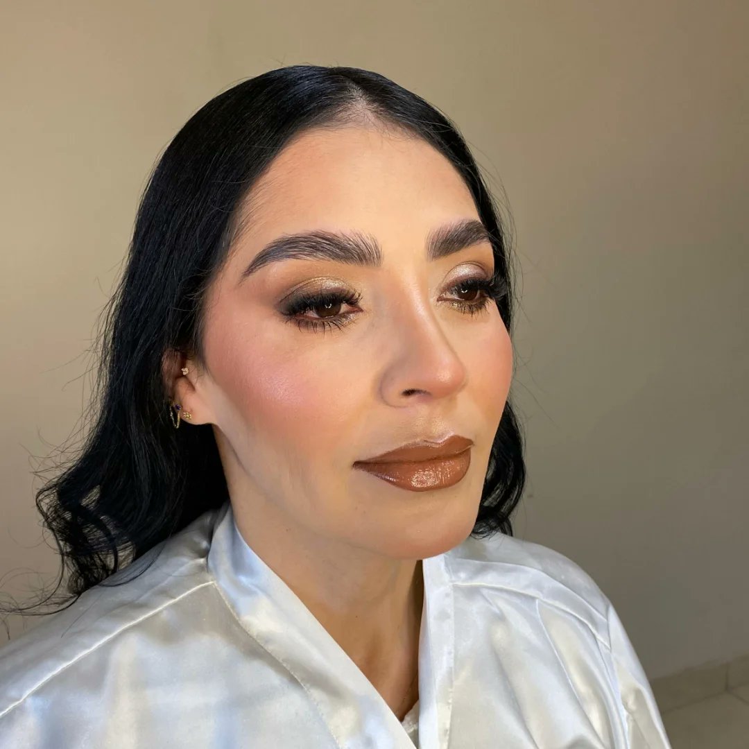 FernandoCeiyj3's tweet photo. Maquillaje y ondas suaves para nuestra bella clienta. Agenda por DM o WhatsApp al 8714306755. https://t.co/1vLsyEMXCv
