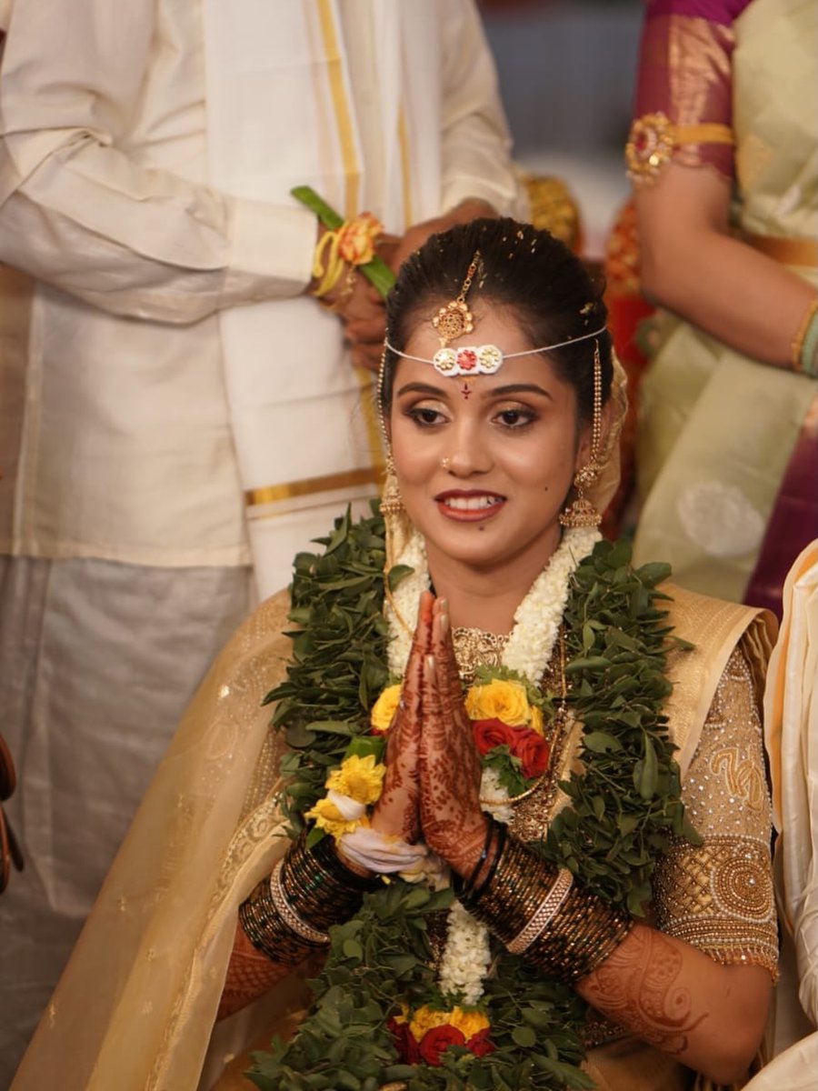 crisalejandras's tweet photo. Bride Deeksha, radiating elegance and grace on her special day. https://t.co/9zT6GHbvlD