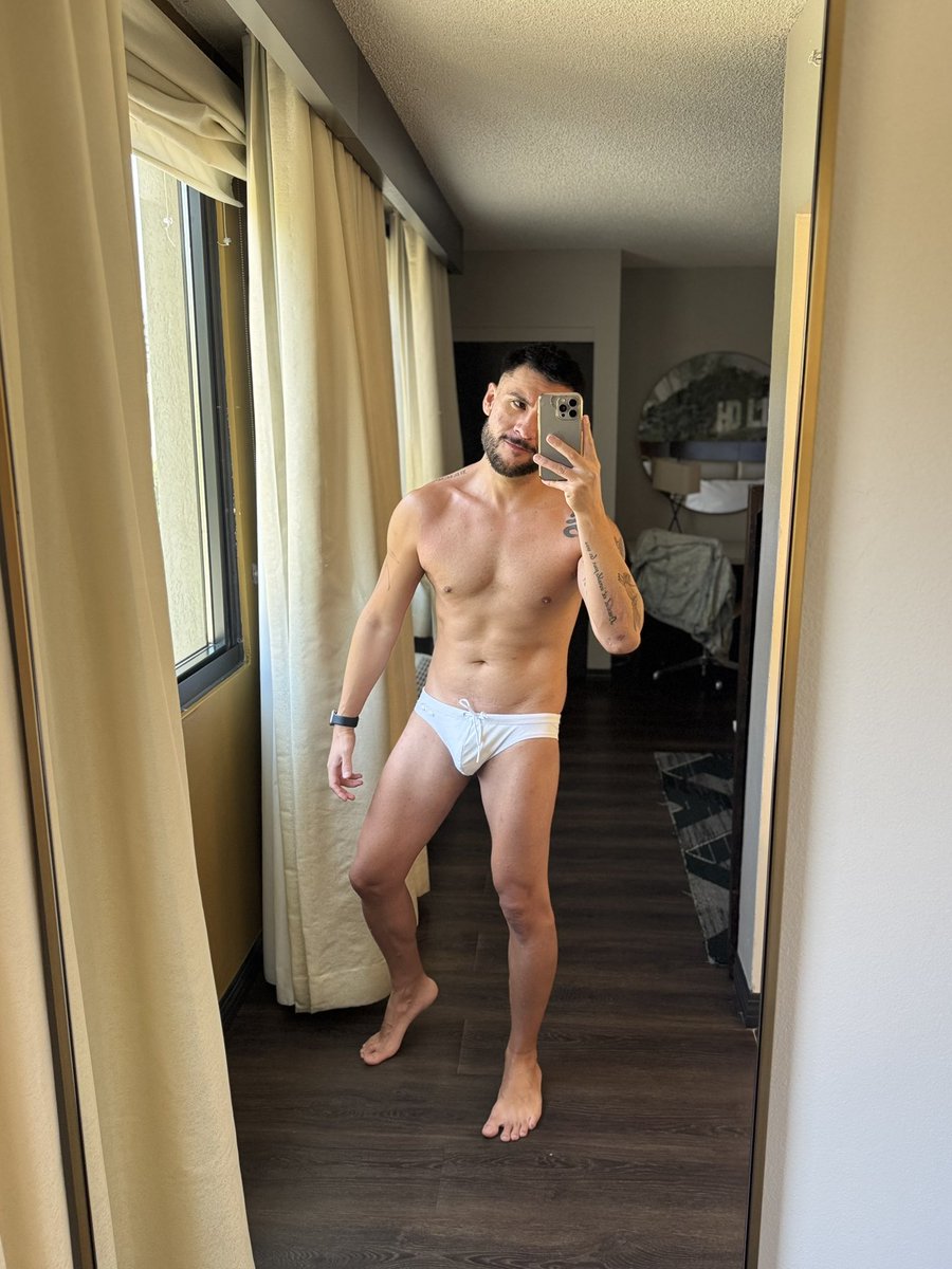 romeolasvegas's tweet photo. California trip ☀️   #latino #losangeles #sexy https://t.co/mZaGuZotCt