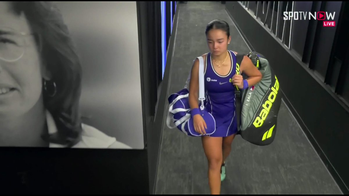 OneSportsPHL's tweet photo. SALUDO PA RIN KAMI SAYO, ALEX 🥺🇵🇭

Filipina tennis sensation Alex Eala was visibly emotional as she exited the Arthur Ashe Stadium following a fierce, three-set defeat against close friend Iva Jovic in the 2026 US Open Round of 32.

#WTA #AlexEala #USOpen

📸 SPOTV NOW https://t.co/UGNmAC35AX