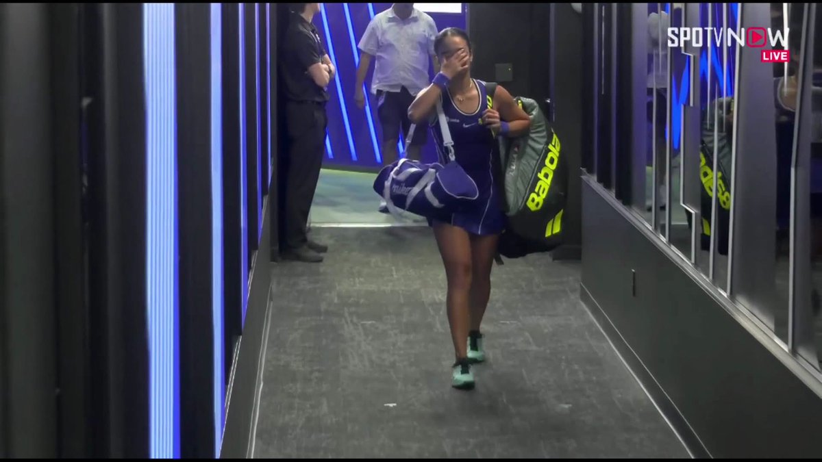 OneSportsPHL's tweet photo. SALUDO PA RIN KAMI SAYO, ALEX 🥺🇵🇭

Filipina tennis sensation Alex Eala was visibly emotional as she exited the Arthur Ashe Stadium following a fierce, three-set defeat against close friend Iva Jovic in the 2026 US Open Round of 32.

#WTA #AlexEala #USOpen

📸 SPOTV NOW https://t.co/UGNmAC35AX