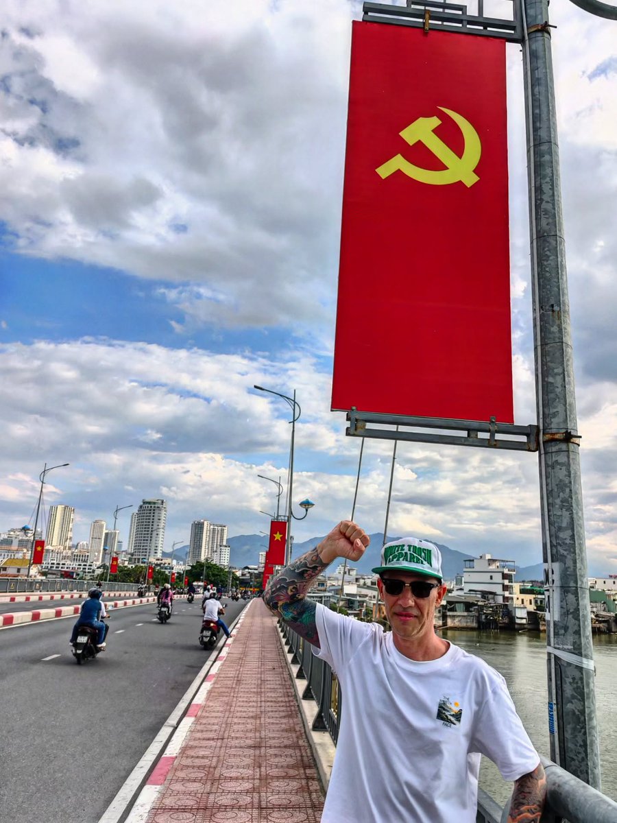 AVAONG's tweet photo. Машина времени перенесла меня в СССР. https://t.co/CWecz6ZgOP
