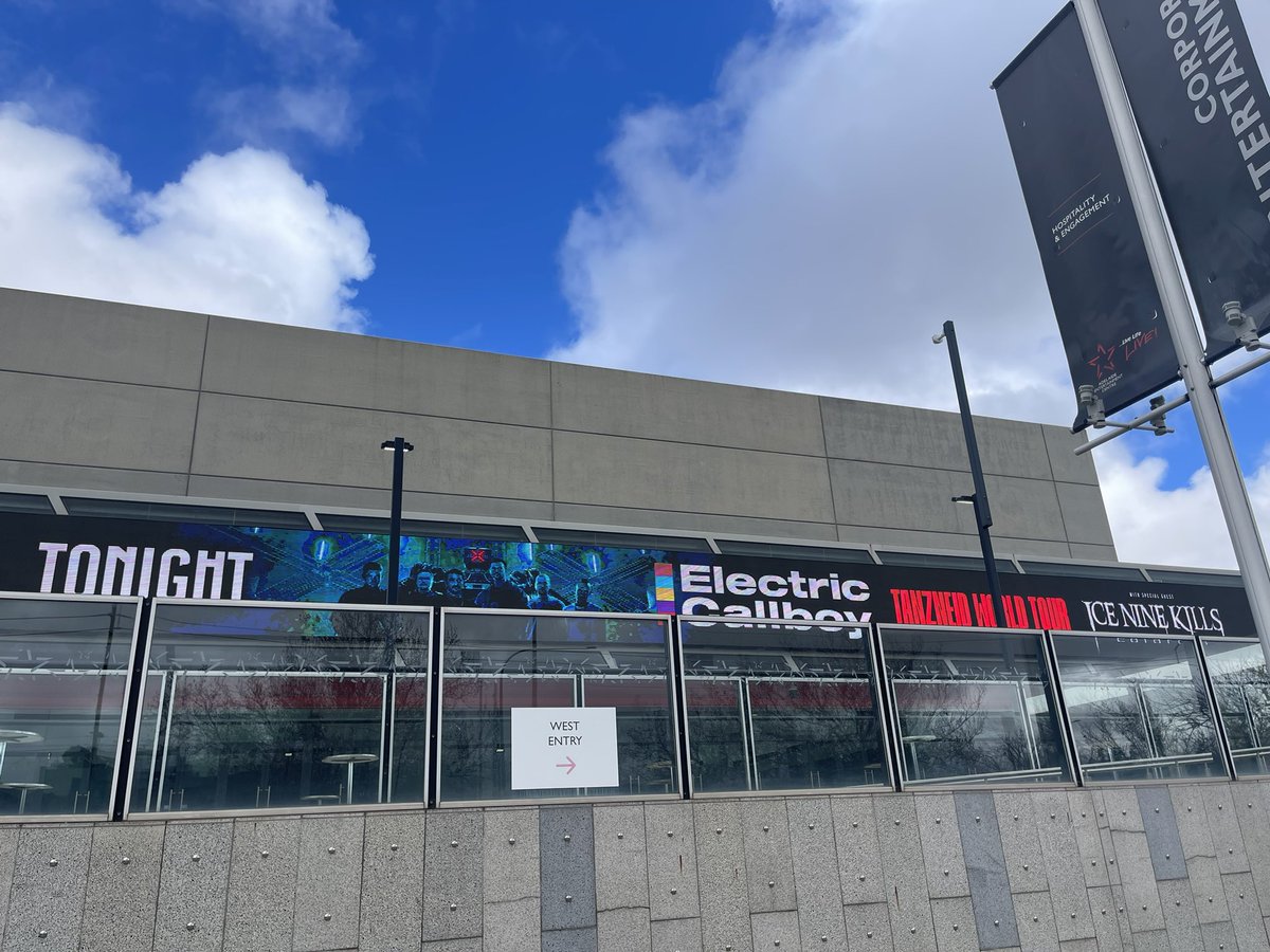 dekiyatu333's tweet photo. 会場ついた!!
coldrainの名前が表示されてるのマジで熱い
#ElectricCallboy
#ICENINEKILLS
#coldrain https://t.co/HCtbzkOPae