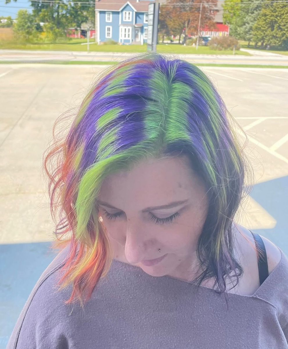 BarneyAvonshy's tweet photo. January may be cold, but we’re already dreaming up spooky hair. Hair by Dawna | @dawna_cosmetology https://t.co/nN79CbXoiq