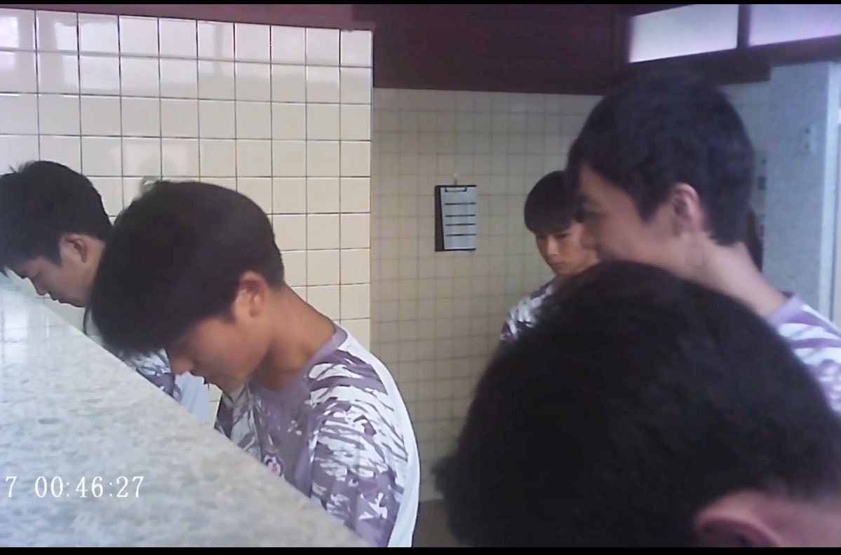 Atza5j's tweet photo. トイレ系もっと見たいなー https://t.co/sLwN1lS4qC