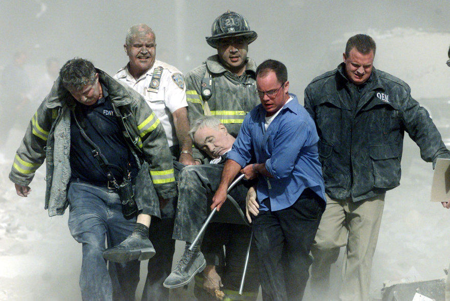 Julia_Morgan3's tweet photo. WTC - NYC    9.11.2001
The priest was Father Mychal Judge, O.F.M., a Franciscan friar and chaplain to the NYFD
He rushed to the WTC to help firefighters and administer last rites. He was killed by falling debris 
R.I.P. 🙏🏼 https://t.co/VbOQRuaG6w