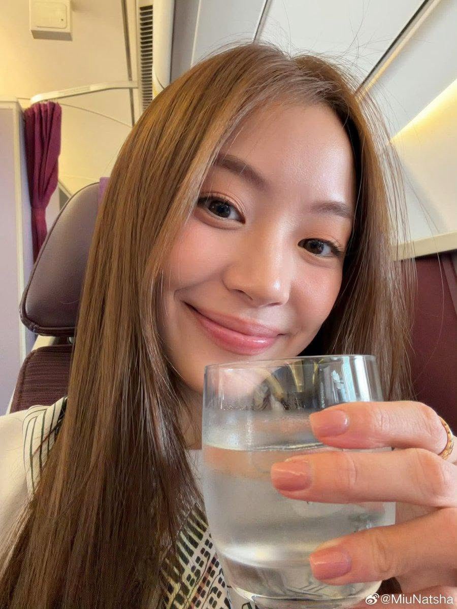Jasjai20's tweet photo. Or maybe some water first, before we move on to the tea 🍵 @lena__lorena 

#LenaTEAsing
#Lalinalena #ลีน่าลลินา https://t.co/v5xdmdfZyW