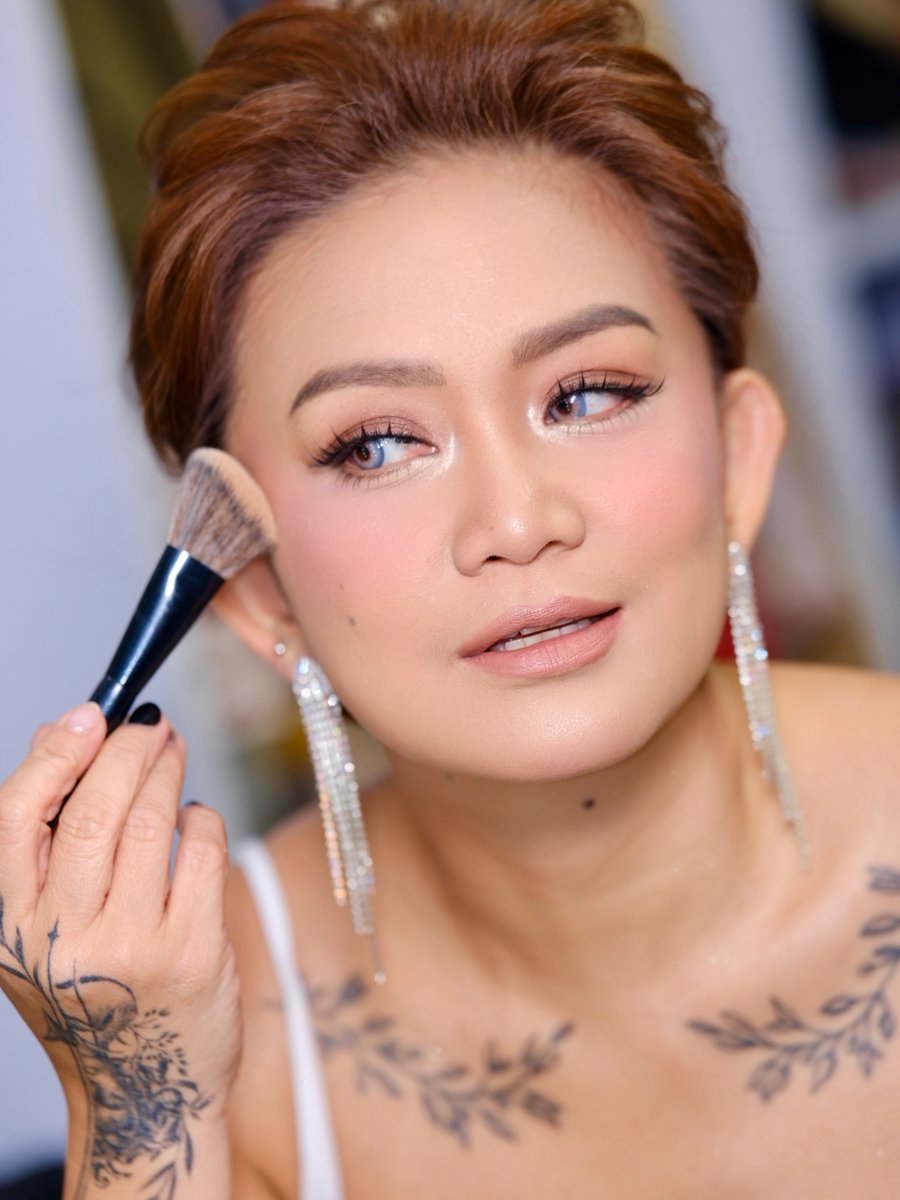VanderRadical's tweet photo. Binibini No. 8 chariz! Beauty queen host ka dito, mars. Ganda-gandahan lang ganern! Makeup: @razie_estinopo Hair: @ezklslndnn_24 https://t.co/rXXcYDAG51