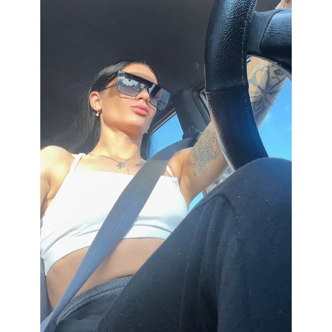 LOKSE's tweet photo. Be that girl who hypes other women. The world has enough haters; it needs more healers and motivators. https://t.co/9VhfKEaKHa